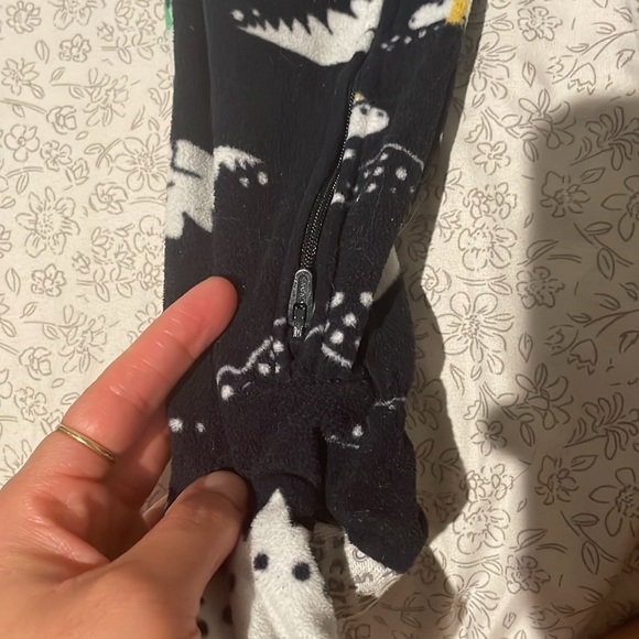 Carters fleece sleeper onesie - Picture 4 of 5